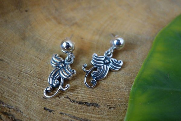 Handcrafted solid sterling .950 silver earrings from Taxco, Mexico