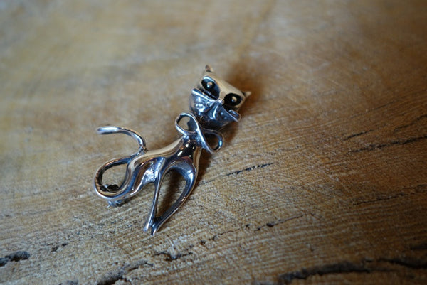 Handcrafted solid sterling .925 silver cat pendant from Taxco, Mexico