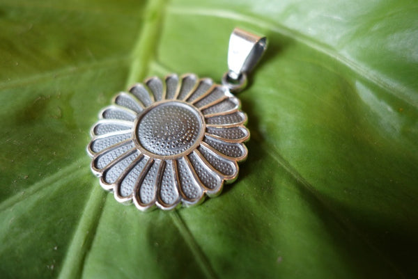 Handcrafted solid sterling .950 silver flower pendant from Taxco, Mexico